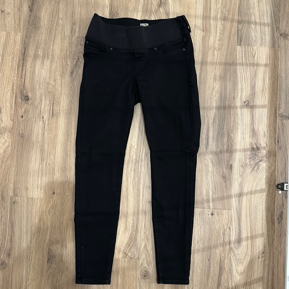 Maternity Levi’s black stretch jeans